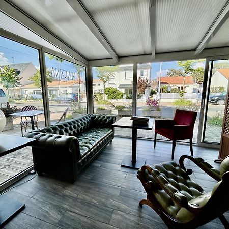 Hotel Et Studios Le Marina Baie De La Baule ポミシェ エクステリア 写真